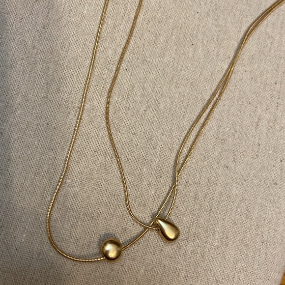 NWT Banana Republic Layered Gold Toned Metal Pendant Necklace - Picture 12 of 13